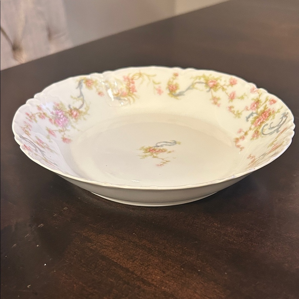 Antique Haviland & Co Limoges Porcelain serving bowl with scalloped edges